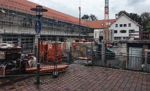 Auf dem Dach des Kolbermoorer Feuerwehrhauses soll im Januar eine Fotovoltaikanlage installiert werden. Foto Weinzierl