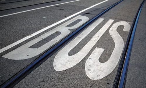 Aufgrund der Corona-Pandemie haben sich zwar die Fahrgastzahlen erheblich verringert, dennoch wird im Stadtverkehr die Taktung ab heute, Montag, verdichtet. Foto DPA