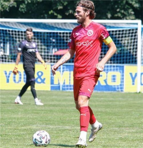 Christoph Wallner und der TSV 1860 Rosenheim treffen mit Bayreuth auf einen Titelanwärter.Foto Fehrmann