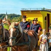 In der Postkutsche ins Eheglück