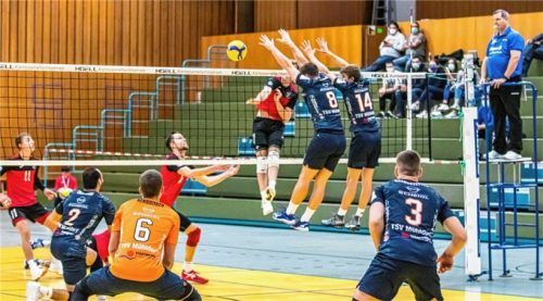 Der Block der Mühldorfer stand stabil. Am Ende aber fehlte die Durchsetzungkraft und die Routine, um die Partie zu gewinnen.Foto Bartsch