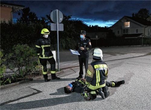 Der Feuerwehrnachwuchs musste zeigen, dass sie in Theorie und Praxis firm sind. Fotos Feuerwehr Kolbermoor