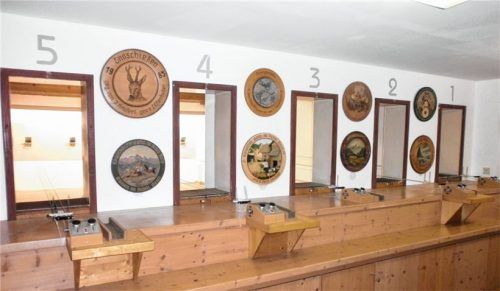 Der Schützenstand der Schützengesellschaft Immergrün ist aktuell im ehemaligen Wirt in Deutelhausen untergebracht. Foto Heinz