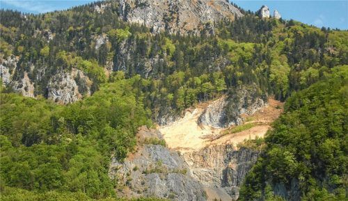 Der Steinbruch am Heuberg bereitet den Bürgern und Anwohnern vom Ortsteil Überfilzen Kopfzerbrechen. Bis Freitag, 30. Oktober, können noch Stellungnahmen beim Landratsamt eingereicht werden. Foto Steffenhagen