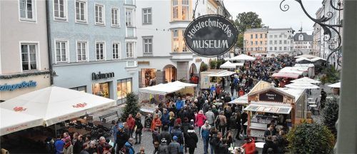 Der verkaufsoffene Sonntag ist ein Streitthema: Der Stadtrat sorgt sich um große Menschenansammlungen wie in den Jahren zuvor. Foto Schlecker