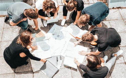 Die Studenten des Projektteams arbeiten trotz des verschobenen „Solar Decathlon“-Wettbewerbs weiter an ihrem Projekt. Foto Hochschule