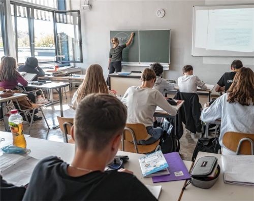 Durch ständiges Lüften versuchen viele Schulen, die Ausbreitung des Coronavirus zu verhindern. Foto dpa