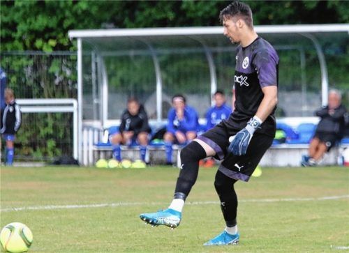 Für Tormann Alin Goia und 1860 Rosenheim steht der Re-Start in der Liga an.Foto Fehrmann
