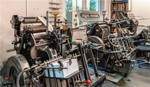 Heidelberger-Druckmaschinen werden vor allem eingesetzt für Letterpress, Stanzen und Prägen.