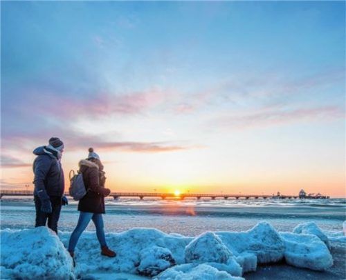 Im Winter ist es ruhig und besinnlich am Ostseestrand bei Grömitz.Foto djd-mk/Tourismus-Service Grömitz, O. Franke