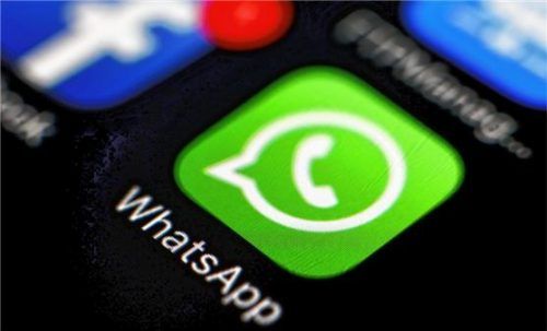 Laut Staatsanwältin soll der Polizeibeamte (53) unter anderem einen Kollegen geschützt haben, der volksverhetzende Texte per Whatsapp verbreitet haben soll. Foto dpa
