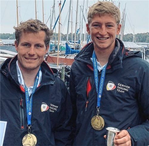 Lukas Hesse (rechts) und Luca Schneider sind deutsche Meister der 49er 2020.Foto ycra