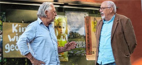 Mit der neuen Filmreihe „Kunst und Kino“ wollen Herbert Stahl, Vorsitzender des Kunstvereins Traunstein (rechts), und Christoph Loster, Betreiber des Trostberger Stadtkinos, in für Künstler schwierigen Zeiten einen Raum für den Austausch über Kultur schaffen. Foto Effner