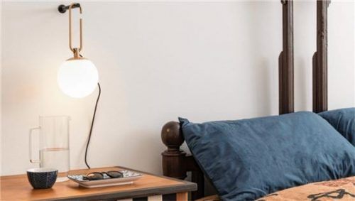 Neu interpretiert: modern-puristische Variante einer Lampe aus der Kultur des Orients.
