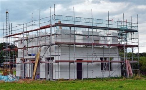 Neubau auf der grünen Wiese.Foto pixabay