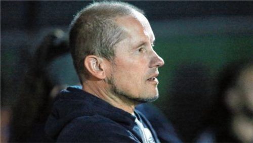 Ohne Wenn und Aber: Technischer Leiter Günther Sabinsky fordert heute gegen Kastl drei Punkte. Foto Buchholz