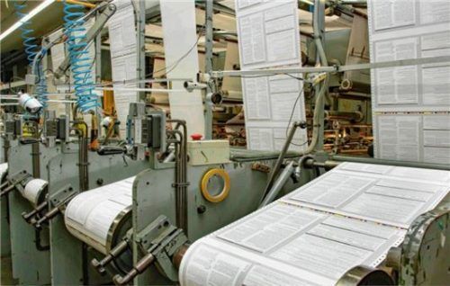 Papier mit verschiedenen Funktionen stellt die Firma in Prien her.