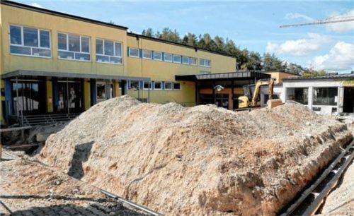 Prägt den Haushalt des Schulverbandes Haag: die Sanierung der Grund- und Mittelschule. Foto Bauer