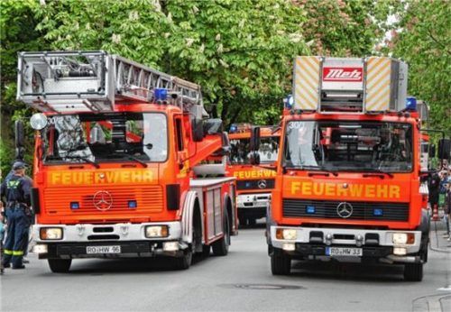Rückblick: Zum 150. Gründungsfest der Freiwilligen Feuerwehr Rosenheim 2010 gab es das ganze Jahr über Veranstaltungen wie eine große Parade von aktuellen und ehemaligen Feuerwehrfahrzeugen durch die Innenstadt. Foto BINDER