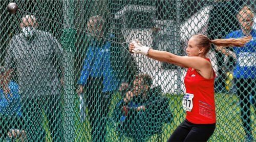 Sandra Baumann vom TSV Wasserburg wurde oberbayerische Meisterin im Hammerwurf der Jugend W14.Fotos re