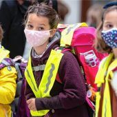 Maske: Vater will vor Gericht