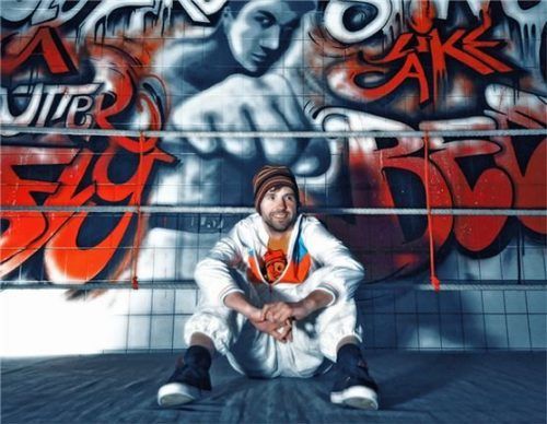 Seit 20 Jahren professioneller Urban-Dancer: Christian Anetsberger freut sich auf seine Tanzgruppe.Foto Antesberger