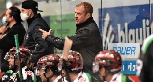 Starbulls Coach John Sicinski: hinter der Bande so engagiert wie seine Spieler auf dem Eis. Foto Ziegler