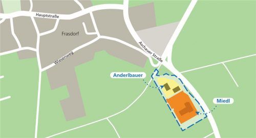 Umstrittenes Projekt „Frasdorfer Anger“: Südlich der Autobahnzufahrt an der Aschauer Straße sollen ein Café und eine Bäckerei der Firma Miedl (orange) sowie ein Regionalmarkt des Anderlbauern (gelb) entstehen. Klinger