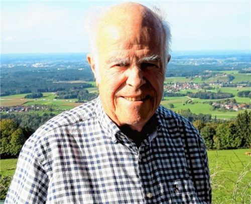 Von einem bewegten Berufsleben kann Dr. Heinrich Grave berichten: Jetzt feierte er am Samerberg seinen 80. Geburtstag. Foto re
