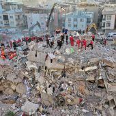 Nach 33 Stunden: Rettung am Geburtstag