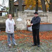 Weihnachten draußen vor der Kirche