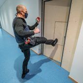 Türen eintreten will geübt sein