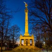 Es dämmert am Friedensengel