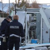 Allgäuer Kuh auf der Flucht getötet Geldautomat  gesprengt Räuber erklärt Überfall zum Scherz Vier mutmaßliche Dealer verhaftet