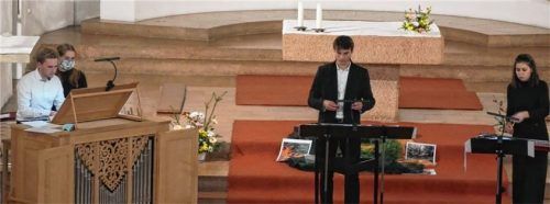 Aaron Voderholzer (Orgel) sowie Johannes Mayer und Johanna Trifellner (beide Hackbrett) sorgten in Bad Endorf für einen besonderen Konzertabend.Foto Schmidt