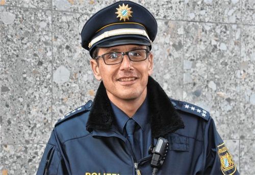 Arbeitet seit 30 Jahren für die Polizei: Hauptkommissar Robert Maurer ist unter anderem für die Pressearbeit verantwortlich. Foto Schlecker