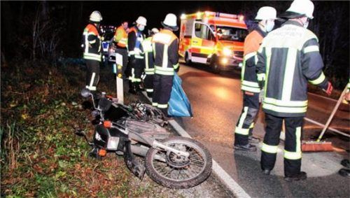 Bei diesem Unfall hat sich der 17-jährige Motorradfahrer aus Prutting schwere Verletzungen zugezogen. Foto Reisner