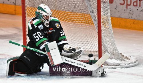 Beim Gastspiel am Freitag in Regensburg steht Andreas Mechel im Rosenheimer Tor. Foto Ziegler