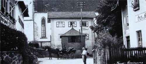 Der Silzl-Toni, das Kramerhäusl, das Bürstengeschäft von Lenz Oberleitner und das Gasthaus Ober.Auer