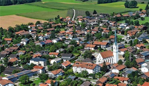 Die Gemeinde Eggstätt bietet nach der Auffassung der Grünen-Fraktion im Gemeinderat ein enormes Entwicklungspotenzial. Deswegen beantragt sie die Erstellung eines Integrierten Städtebaulichen Entwicklungskonzeptes. Foto RE