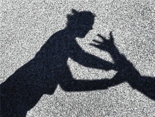 Ein 26-jähriger Afghane griff eine 20-jährige Frau in Ruhpolding an. Er hatte sich jetzt vor Gericht zu verantworten. Foto dpa
