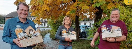 Florian Lang, Karin Gall und Thomas Fichter (von links) informierten über das Biodiversitätsmodell „Marktplatz der biologischen Vielfalt“.