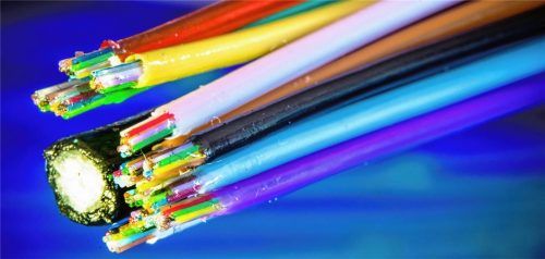 Fortschreitende Digitalisierung: Die Vereinigung der Bayerischen Wirtschaft will den Ausbau von Glasfaserkabeln im Rosenheimer Landkreis vorantreiben. Foto vbw