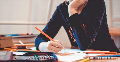Hausaufgaben machen, lernen, Sport treiben: Im Internat finden Kinder und Jugendliche eine „zweite Heimat“.