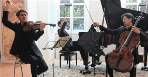 Nils Mönkemeyer an der Bratsche, William Youn am Klavier sowie Cellist Daniel Müller-Schott (von links) überzeugten beim Konzert auf Herrenchiemsee.Foto Frei