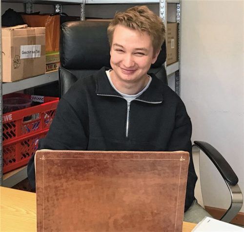 Noah Kassler aus Rosenheim ist 20 Jahre alt, hat gerade sein Abitur hinter sich und ist seit September die neue FSJ-Kraft in der Evangelischen Gemeindejugend Rosenheim. Foto Privat