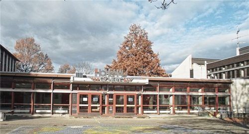 Sie soll wieder gestärkt und aufgewertet werden: Die Hohenau-Mittelschule in Neubeuern kämpft mit rückläufigen Schülerzahlen. Foto Riedl