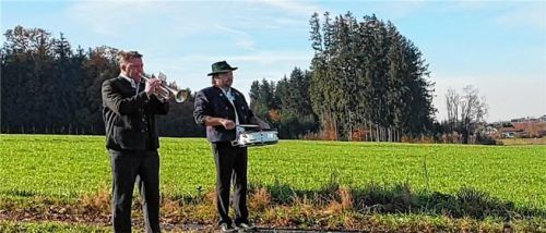 söcht kriegerehrung re
Bild Trompete: Links Michael Süss, rechts Hans Kaiser