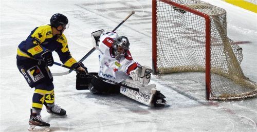 Tomas Rousek erzielte in Unterzahl den Treffer zum 3:1 für die Waldkraiburger Löwen. Foto Paolo Del Grosso