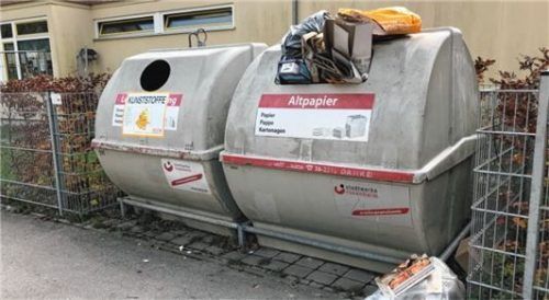Vorher: Die Container für Altpapier in der Kranzhornstraße konnten wochenlang nicht geleert werden.
